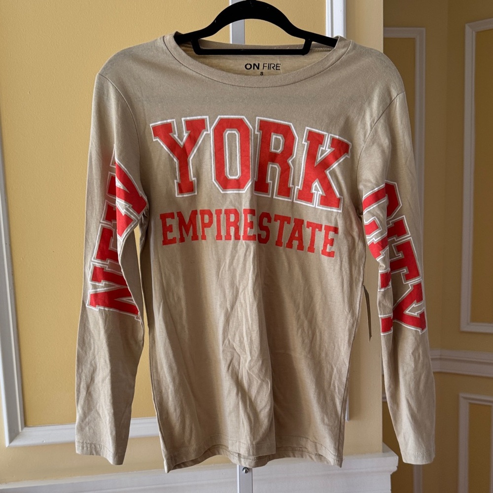 On Fire Beige Long Sleeve with Red New York Print - Picture 5 of 6